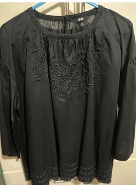 Uniqlo Black Embroidered Scoop-Neck Women's Tunic
